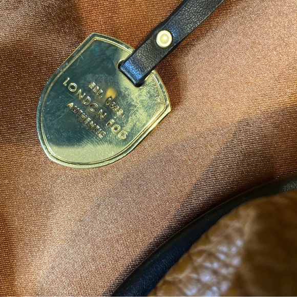 LONDON FOG TAN BAG WITH DARK BROWN TRIM - Picture 3 of 9